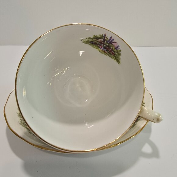 Royal Vale - Cottage Scene Bone China Vintage Tea Cup & Saucer, Pattern #7382 - Picture 4 of 7